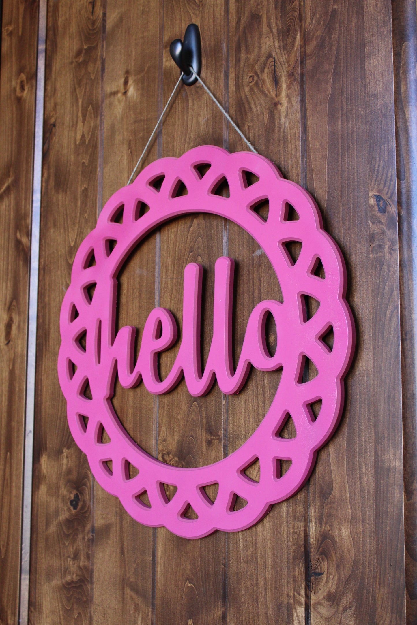 Classic 'Hello' Lattice Circle Door Sign – 23.5" Elegant Welcome Sign for Home Entrance