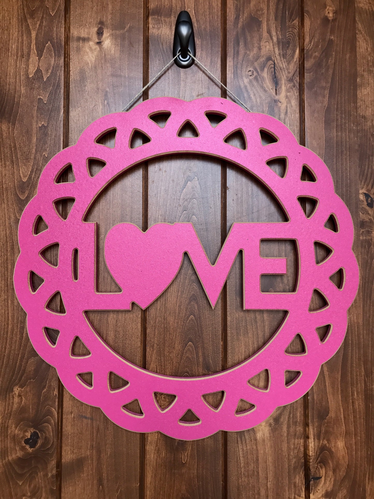 Vibrant 'LOVE' Circle Door Sign – Bold Valentine's Decor with Heart Detail